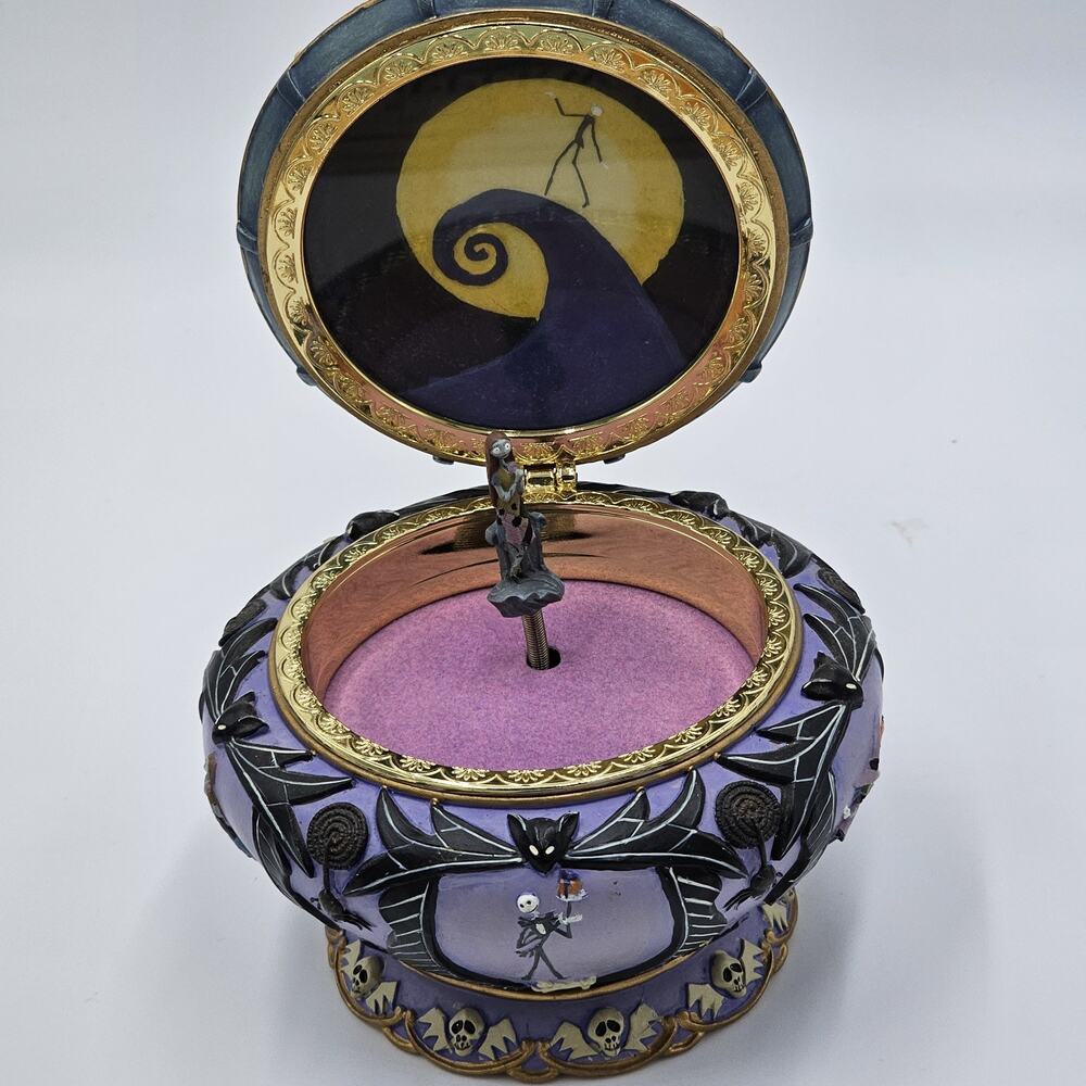 VTG 1993 Nightmare Before Christmas Sally Musical Jewelry Box This is Halloween
